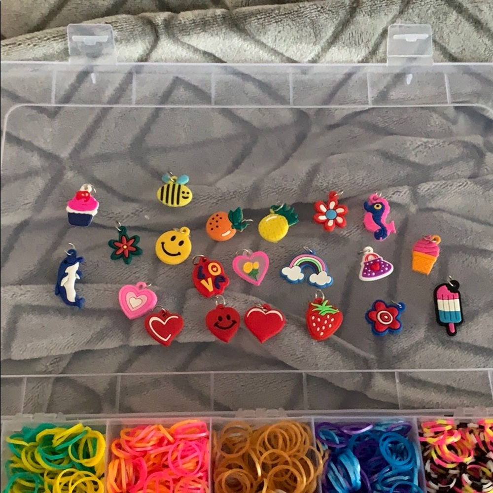 Loom bracelets. - Picture 4 of 5